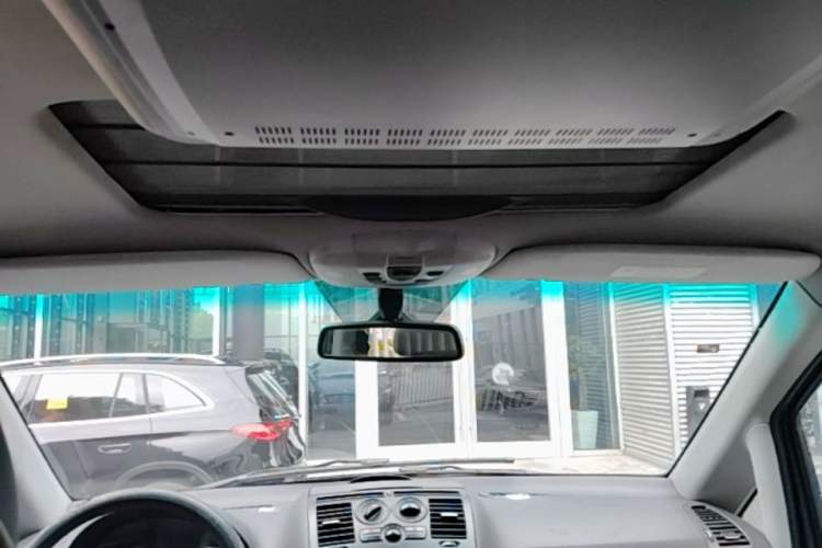 Used Mercedes-Benz Viano 2006 Viano 3.2L Headliner