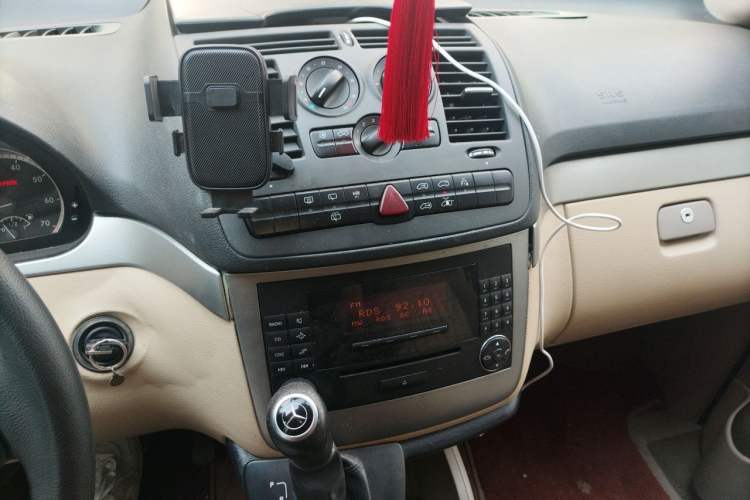Used Mercedes-Benz Viano 2010 2.5L Luxury Edition Audio And AC Panel