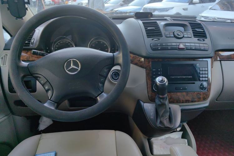 Used Mercedes-Benz Viano 2010 2.5L Prestige Edition Center Console