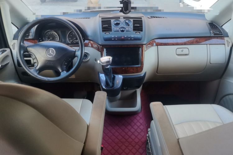 Used Mercedes-Benz Viano 2010 2.5L Luxury Edition Center Console
