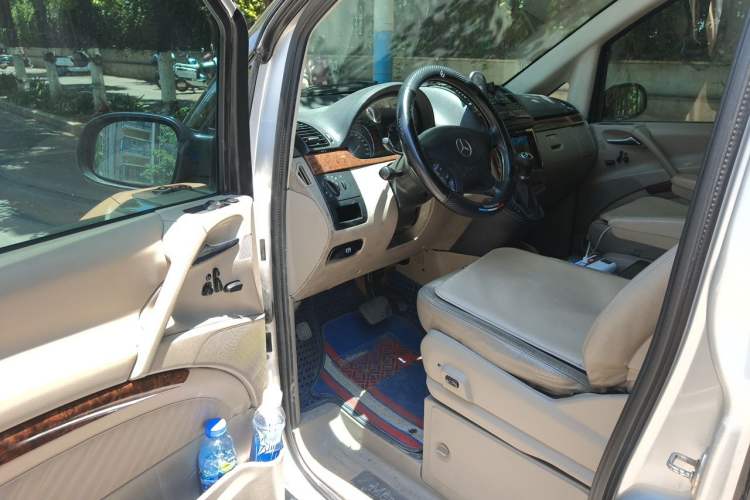 Used Mercedes-Benz Viano 2010 2.5L Prestige Edition Driver Seat
