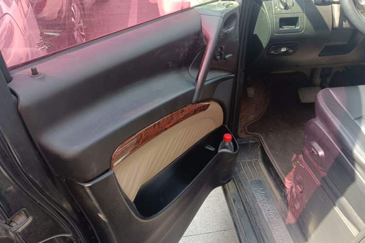 Used Mercedes-Benz Viano 2010 2.5L Prestige Edition Driver Seat