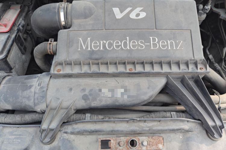 Used Mercedes-Benz Viano 2010 2.5L Prestige Edition Engine Bay