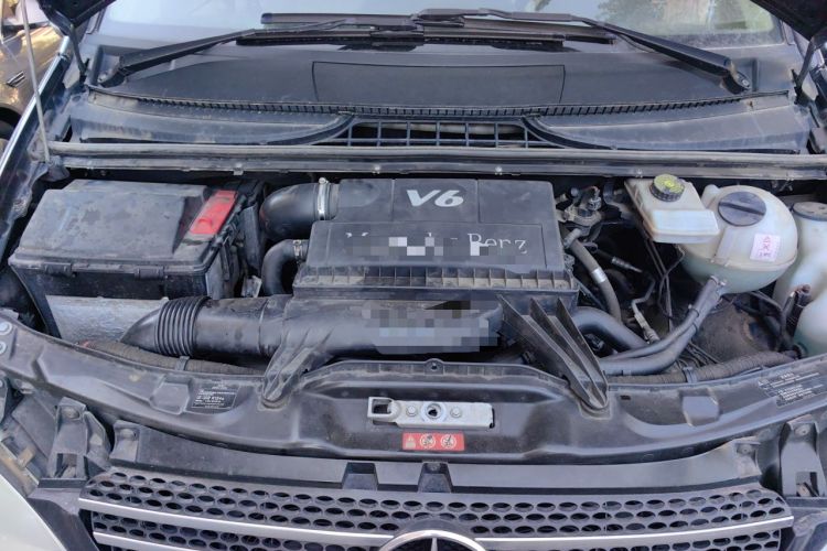 Used Mercedes-Benz Viano 2010 2.5L Prestige Edition Engine Bay