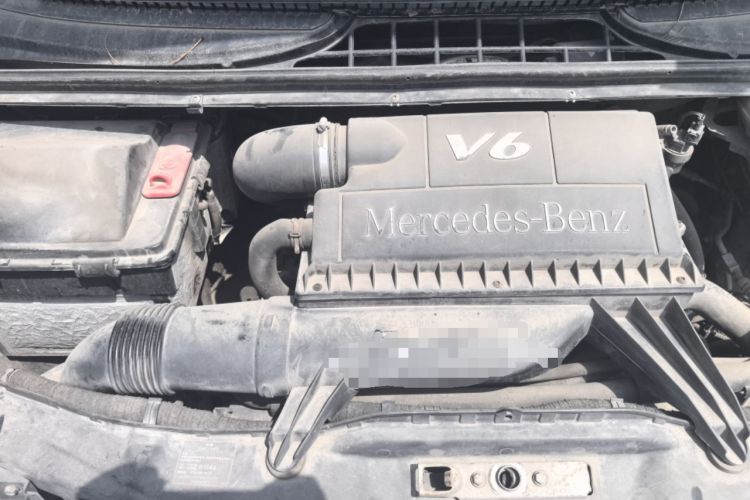 Used Mercedes-Benz Viano 2010 2.5L Prestige Edition Engine Bay