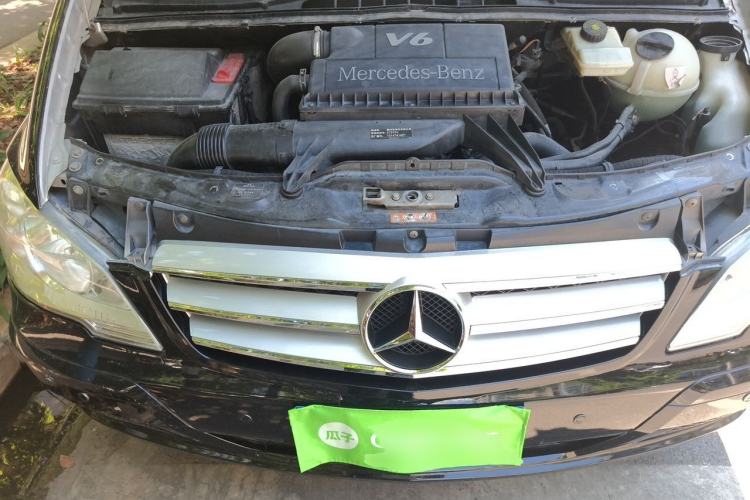 Used Mercedes-Benz Viano 2010 2.5L Prestige Edition Engine Bay