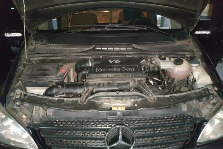 Used Mercedes-Benz Viano 2010 2.5L Prestige Edition Engine Bay