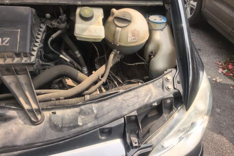 Used Mercedes-Benz Viano 2010 2.5L Luxury Edition Engine Bay Left