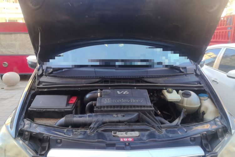 Used Mercedes-Benz Viano 2010 2.5L Luxury Edition Engine Bay