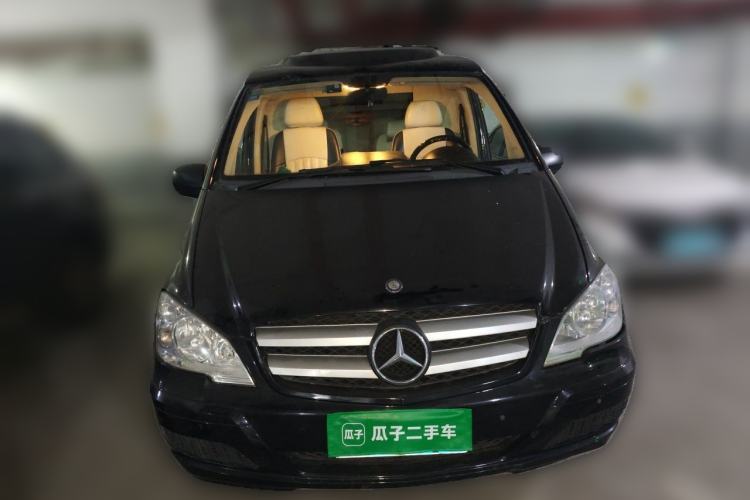 Used Mercedes-Benz Viano 2010 2.5L Luxury Edition Front