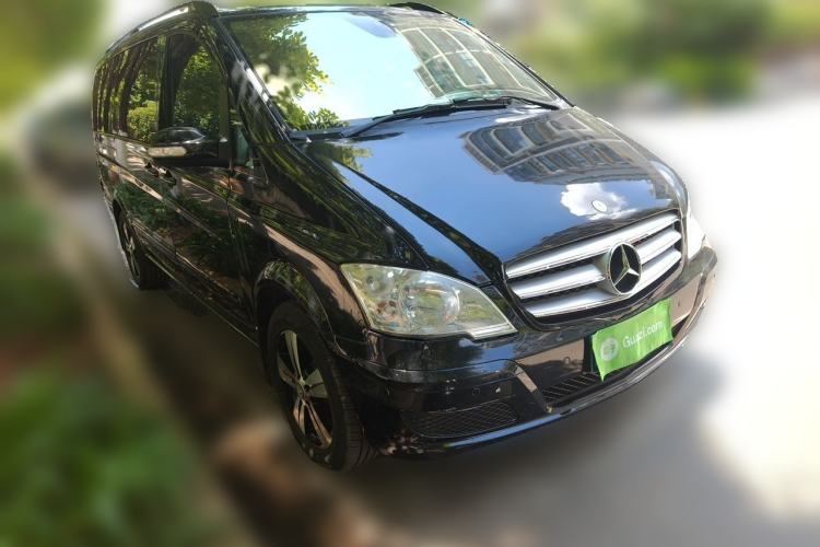Used Mercedes-Benz Viano 2010 2.5L Prestige Edition Front Right 45 Deg