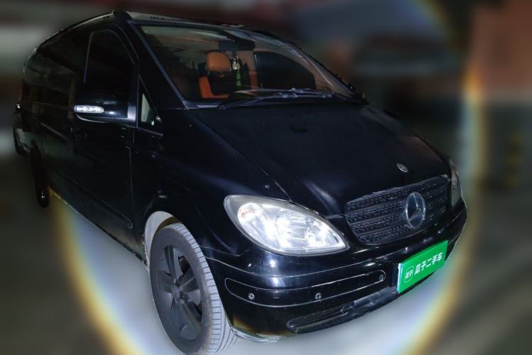 Used Mercedes-Benz Viano 2010 2.5L Prestige Edition Front Right 45 Deg