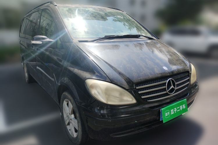 Used Mercedes-Benz Viano 2010 2.5L Luxury Edition Front Right 45 Deg