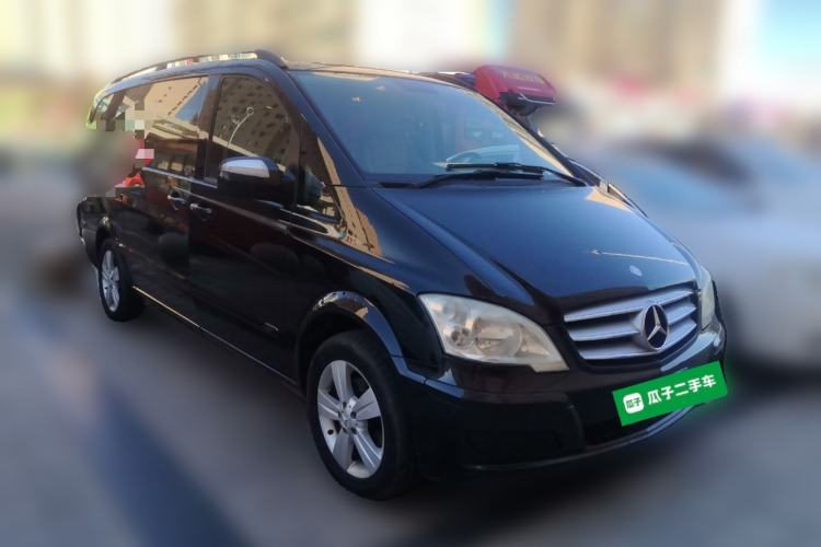 Used Mercedes-Benz Viano 2010 2.5L Luxury Edition Front Right 45 Deg