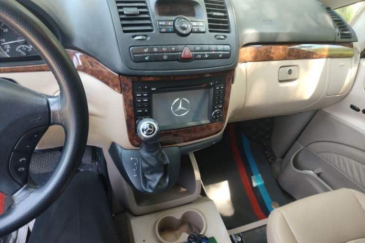 Used Mercedes-Benz Viano 2010 2.5L Prestige Edition Gear Lever