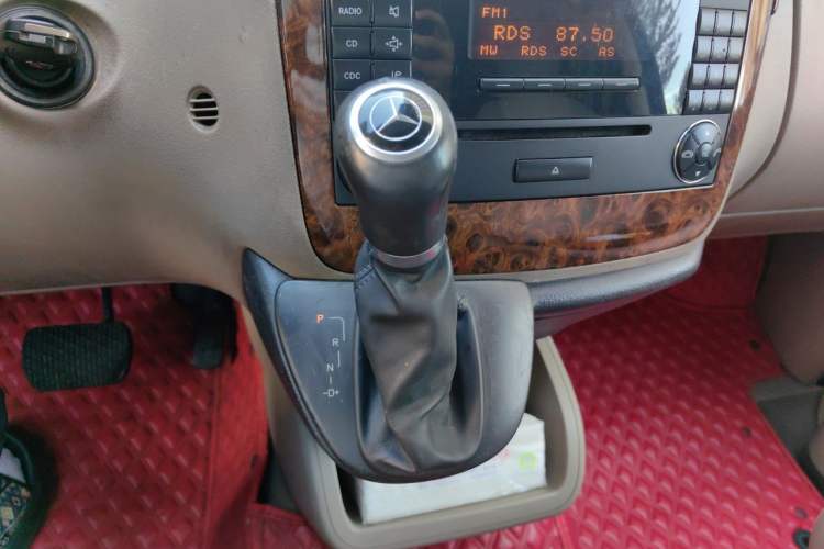 Used Mercedes-Benz Viano 2010 2.5L Prestige Edition Gear Lever