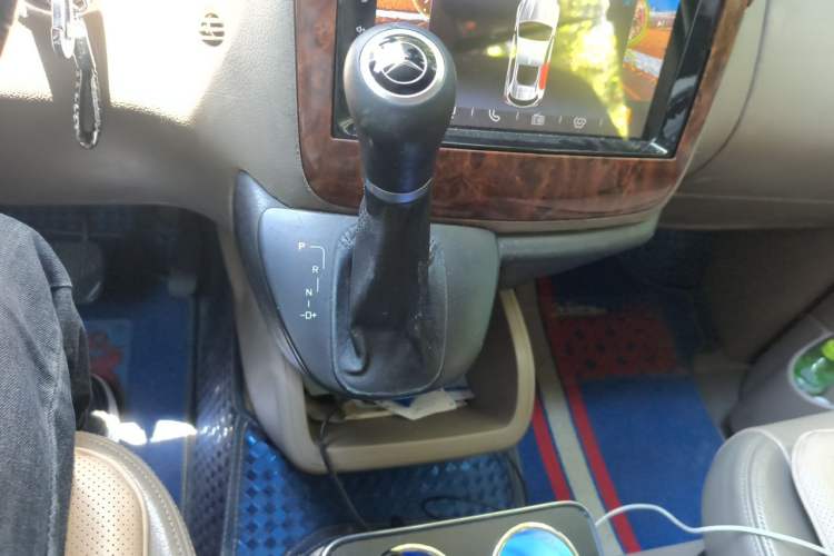 Used Mercedes-Benz Viano 2010 2.5L Prestige Edition Gear Lever