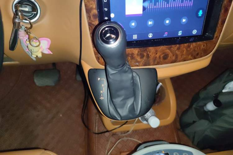 Used Mercedes-Benz Viano 2010 2.5L Prestige Edition Gear Lever