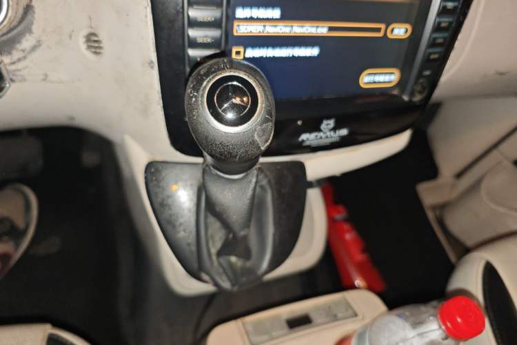 Used Mercedes-Benz Viano 2010 2.5L Luxury Edition Gear Lever