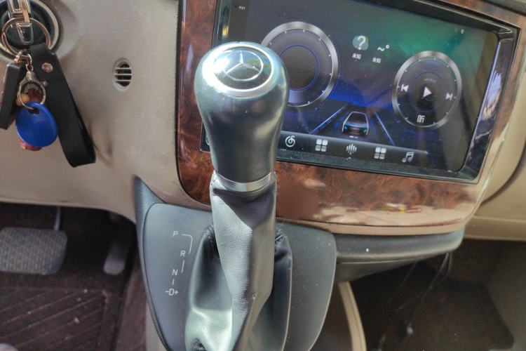 Used Mercedes-Benz Viano 2010 2.5L Luxury Edition Gear Lever