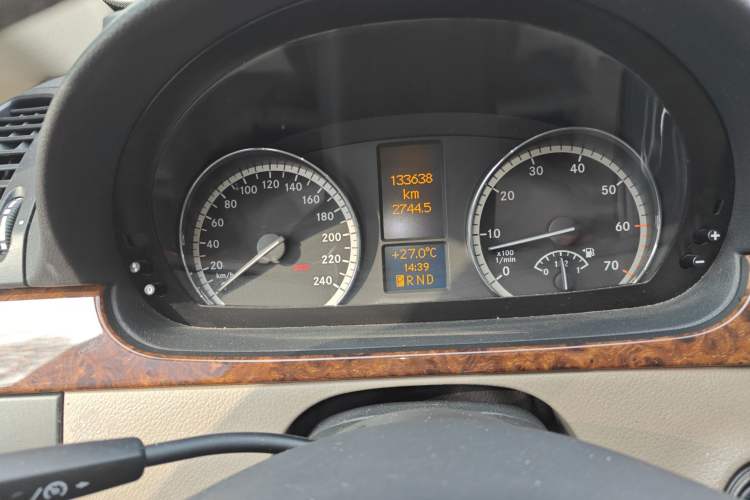Used Mercedes-Benz Viano 2010 2.5L Prestige Edition Instrument Cluster
