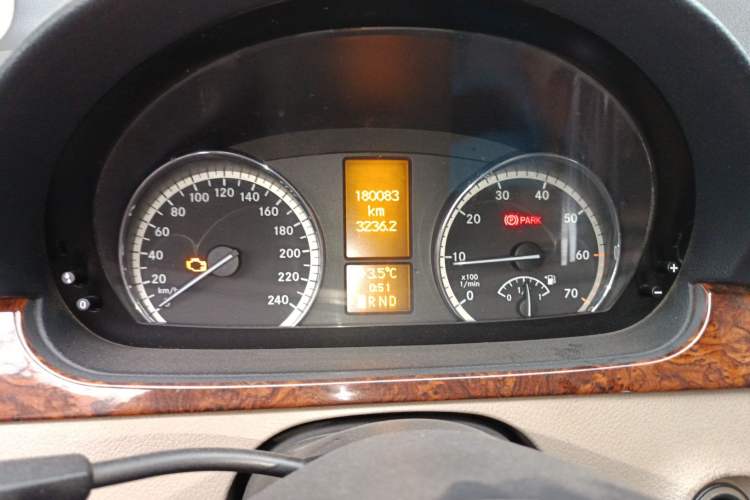 Used Mercedes-Benz Viano 2010 2.5L Luxury Edition Instrument Cluster