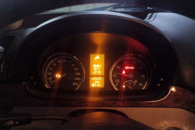 Used Mercedes-Benz Viano 2010 2.5L Prestige Edition Instrument Cluster