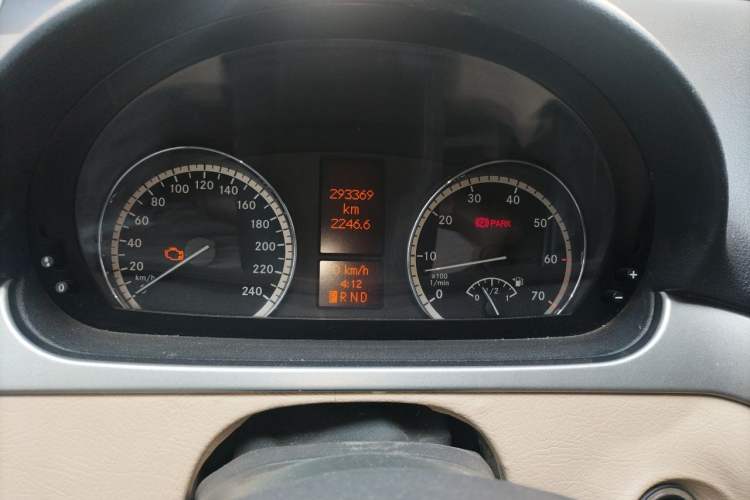Used Mercedes-Benz Viano 2010 2.5L Luxury Edition Instrument Cluster