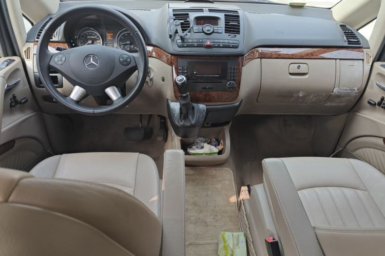 Used Mercedes-Benz Viano 2010 2.5L Prestige Edition Interior 2
