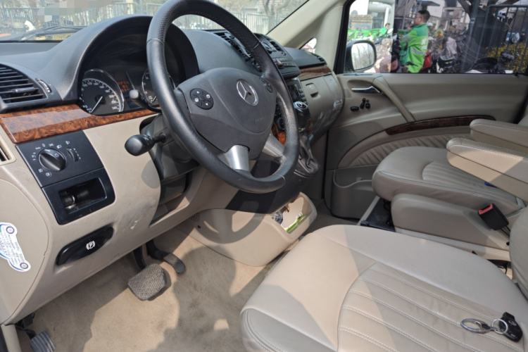 Used Mercedes-Benz Viano 2010 2.5L Prestige Edition Interior 3