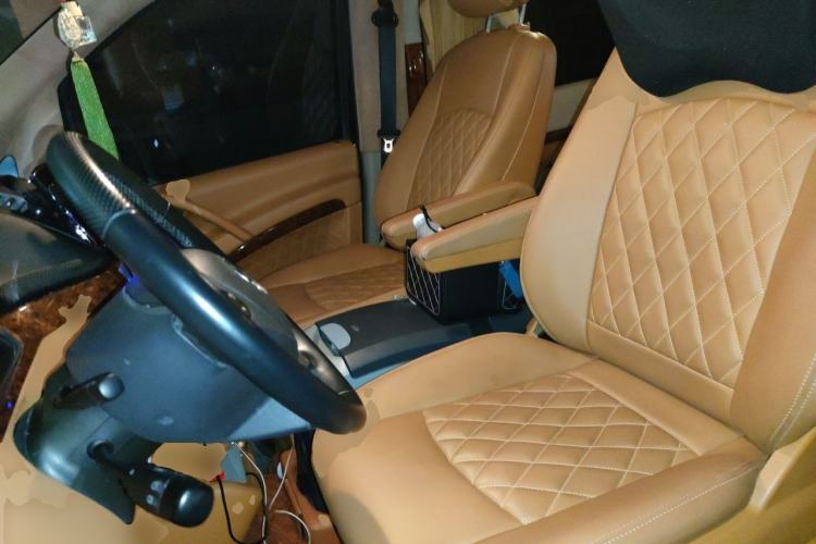 Used Mercedes-Benz Viano 2010 2.5L Prestige Edition Left Front Seat