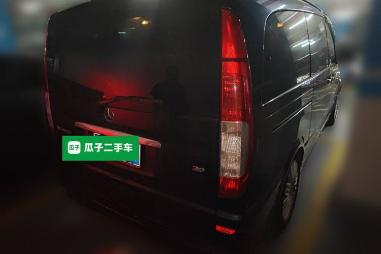 Used Mercedes-Benz Viano 2010 Viano 3.2L Rear Right 45 Deg