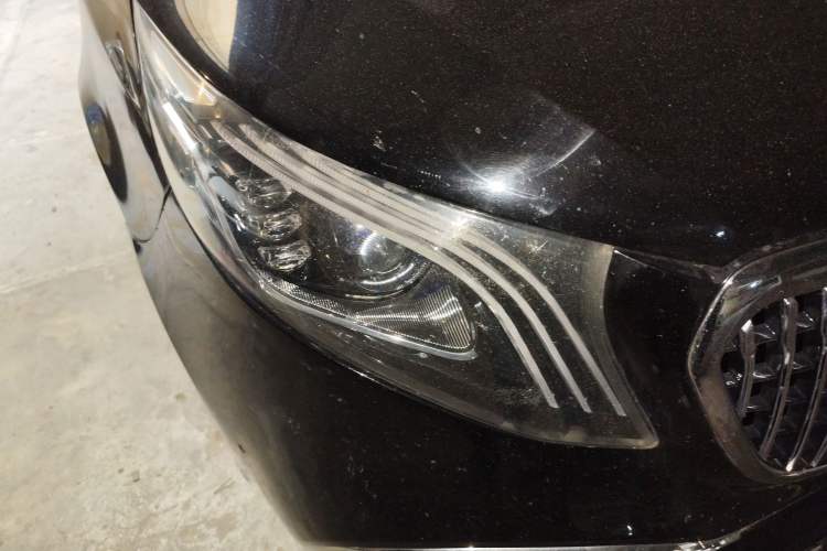 Used Mercedes-Benz Viano 2010 2.5L Luxury Edition Right Front Headlight