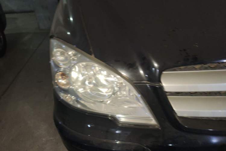 Used Mercedes-Benz Viano 2010 2.5L Luxury Edition Right Front Headlight