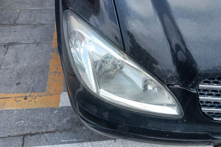 Used Mercedes-Benz Viano 2010 2.5L Prestige Edition Right Front Headlight