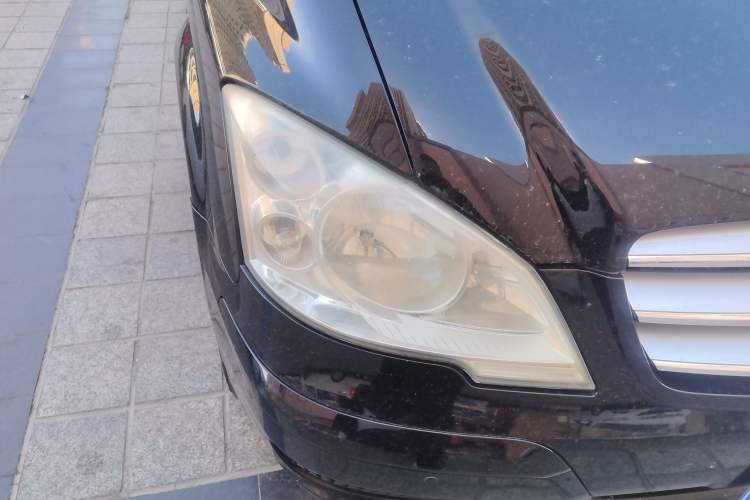 Used Mercedes-Benz Viano 2010 2.5L Luxury Edition Right Front Headlight