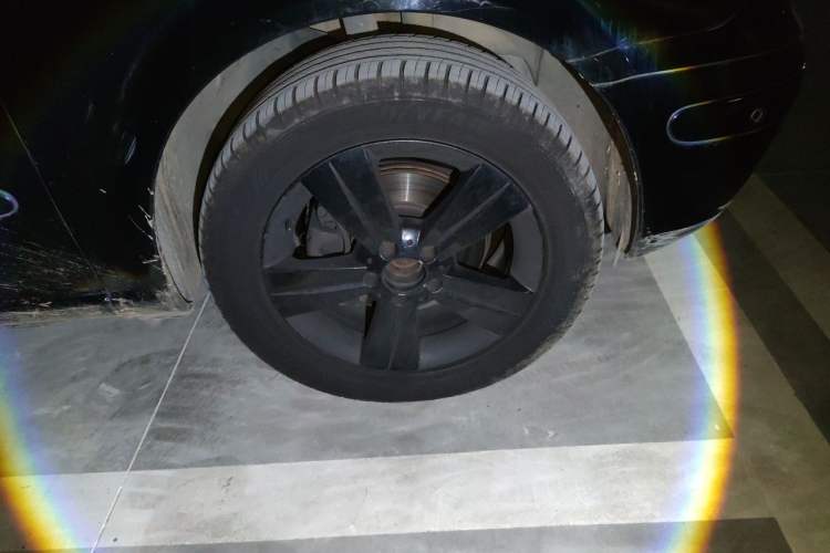 Used Mercedes-Benz Viano 2010 2.5L Prestige Edition Right Front Wheel Hub