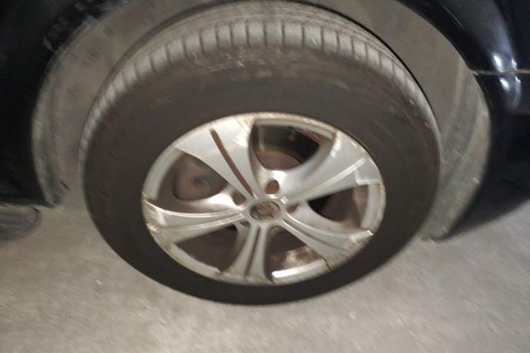 Used Mercedes-Benz Viano 2010 2.5L Luxury Edition Right Front Wheel Hub
