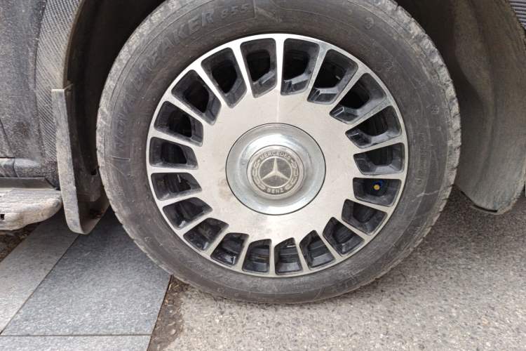 Used Mercedes-Benz Viano 2010 2.5L Luxury Edition Right Front Wheel Hub