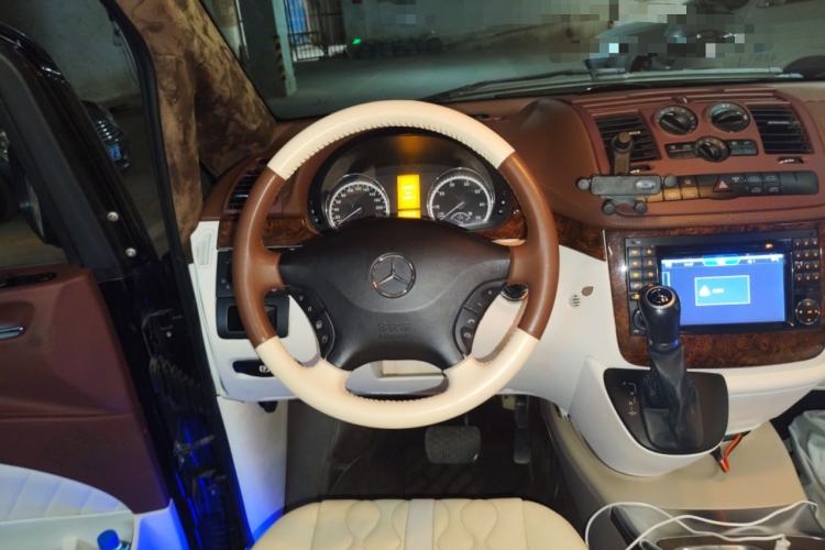 Used Mercedes-Benz Viano 2010 2.5L Luxury Edition Steering Wheel