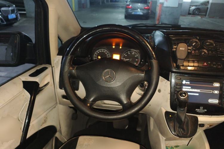 Used Mercedes-Benz Viano 2010 2.5L Luxury Edition Steering Wheel