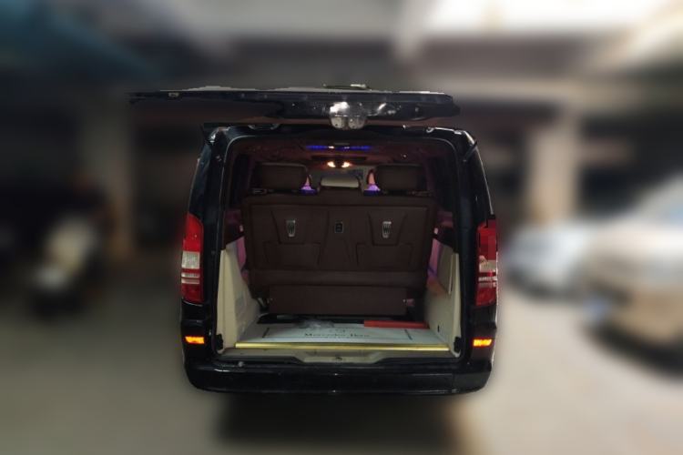 Used Mercedes-Benz Viano 2010 2.5L Luxury Edition Trunk