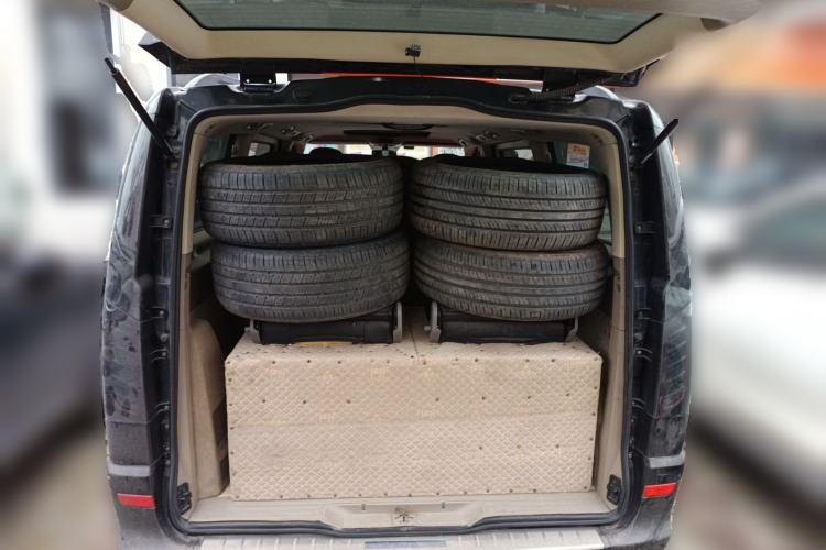 Used Mercedes-Benz Viano 2010 2.5L Luxury Edition Trunk