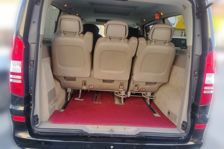 Used Mercedes-Benz Viano 2010 2.5L Luxury Edition Trunk