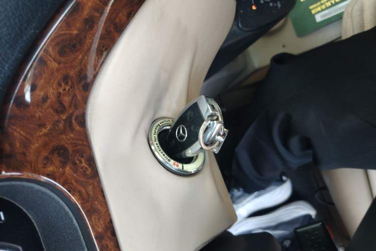 Used Mercedes-Benz Viano 2010 2.5L Prestige Edition Vehicle Key