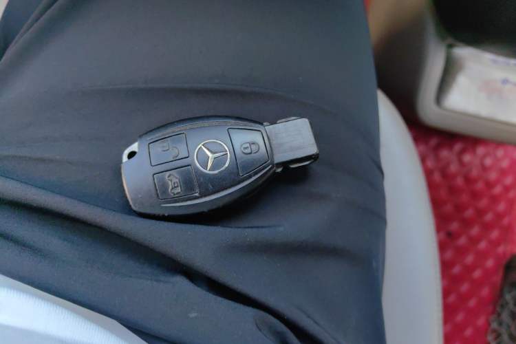Used Mercedes-Benz Viano 2010 2.5L Prestige Edition Vehicle Key