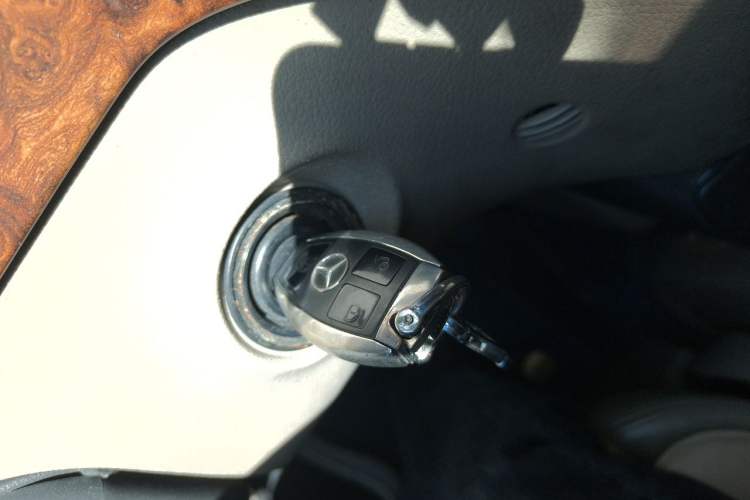 Used Mercedes-Benz Viano 2010 2.5L Prestige Edition Vehicle Key