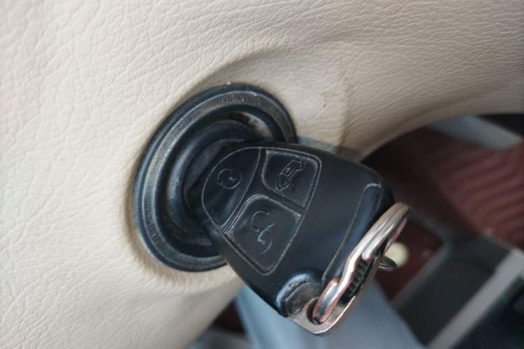 Used Mercedes-Benz Viano 2010 2.5L Luxury Edition Vehicle Key