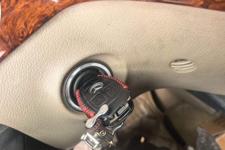 Used Mercedes-Benz Viano 2010 2.5L Luxury Edition Vehicle Key