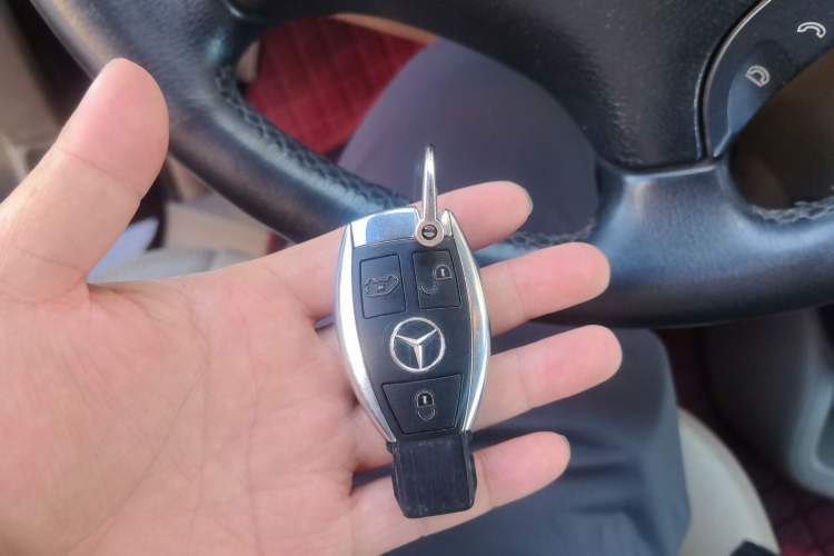 Used Mercedes-Benz Viano 2010 2.5L Luxury Edition Vehicle Key